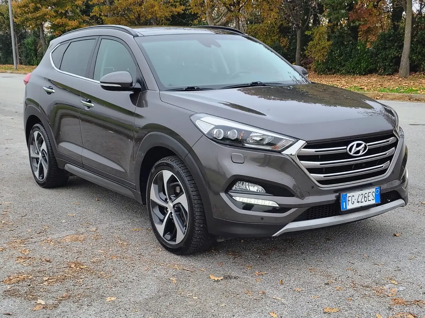 Hyundai TUCSON Tucson II 2015 2.0 crdi Comfort Plus 4wd 136cv Grigio - 2
