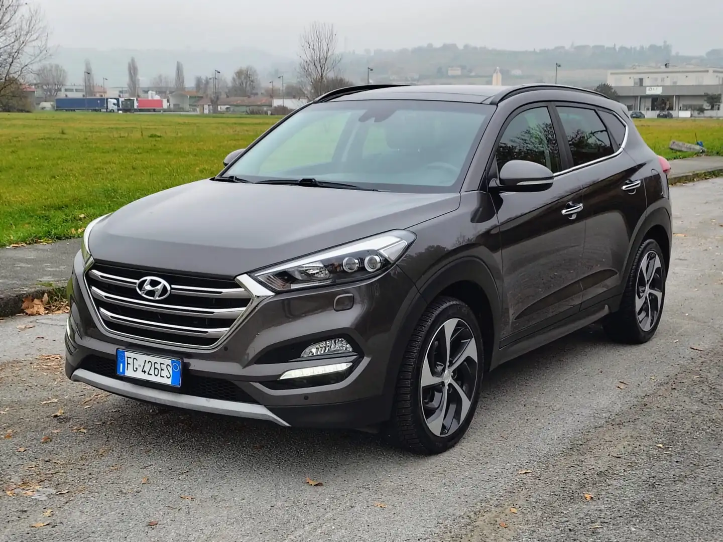 Hyundai TUCSON Tucson II 2015 2.0 crdi Comfort Plus 4wd 136cv Grigio - 1