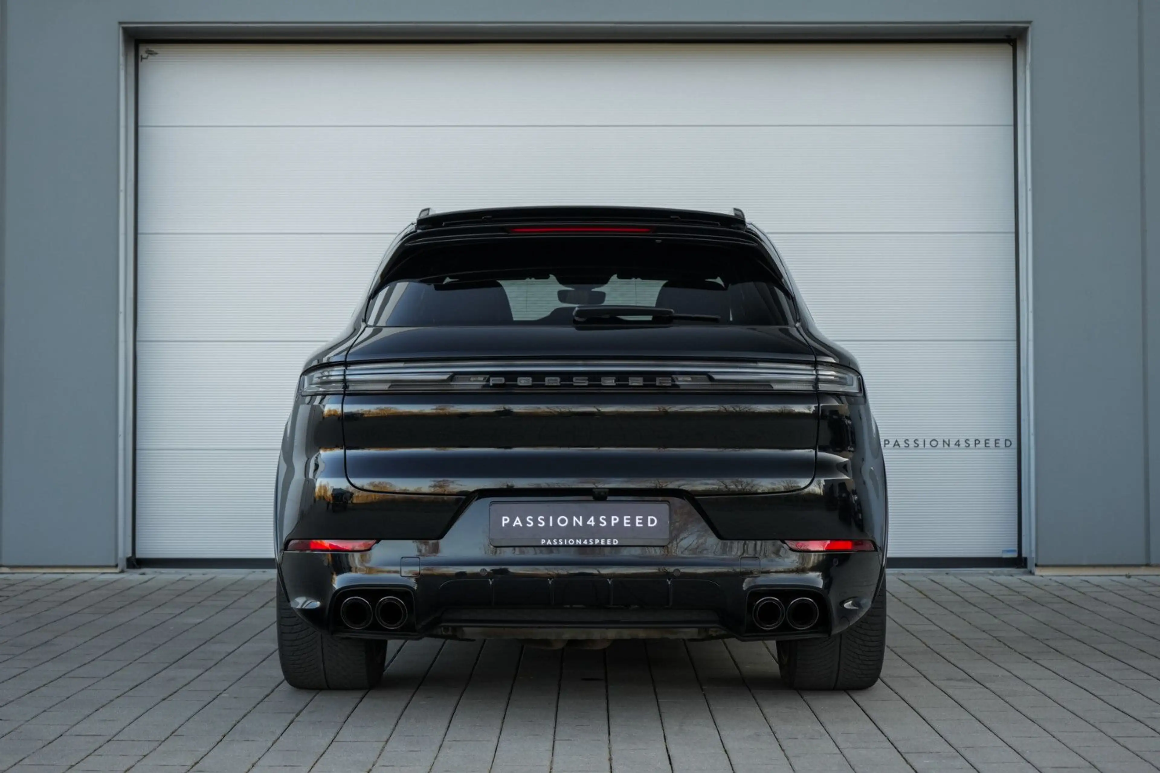 Porsche Cayenne Turbo E-Hybrid — photo 4