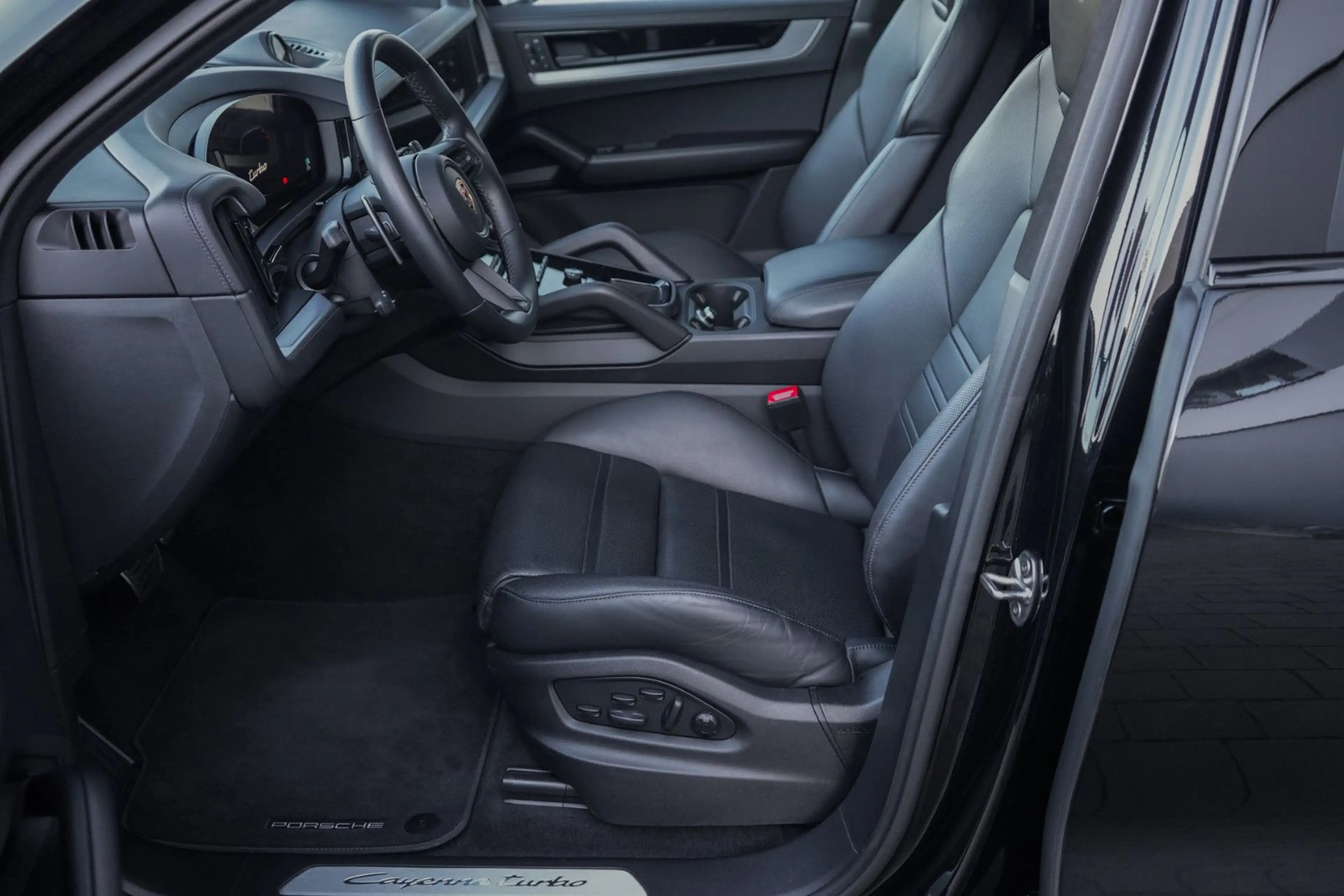 Porsche Cayenne Turbo E-Hybrid — photo 8