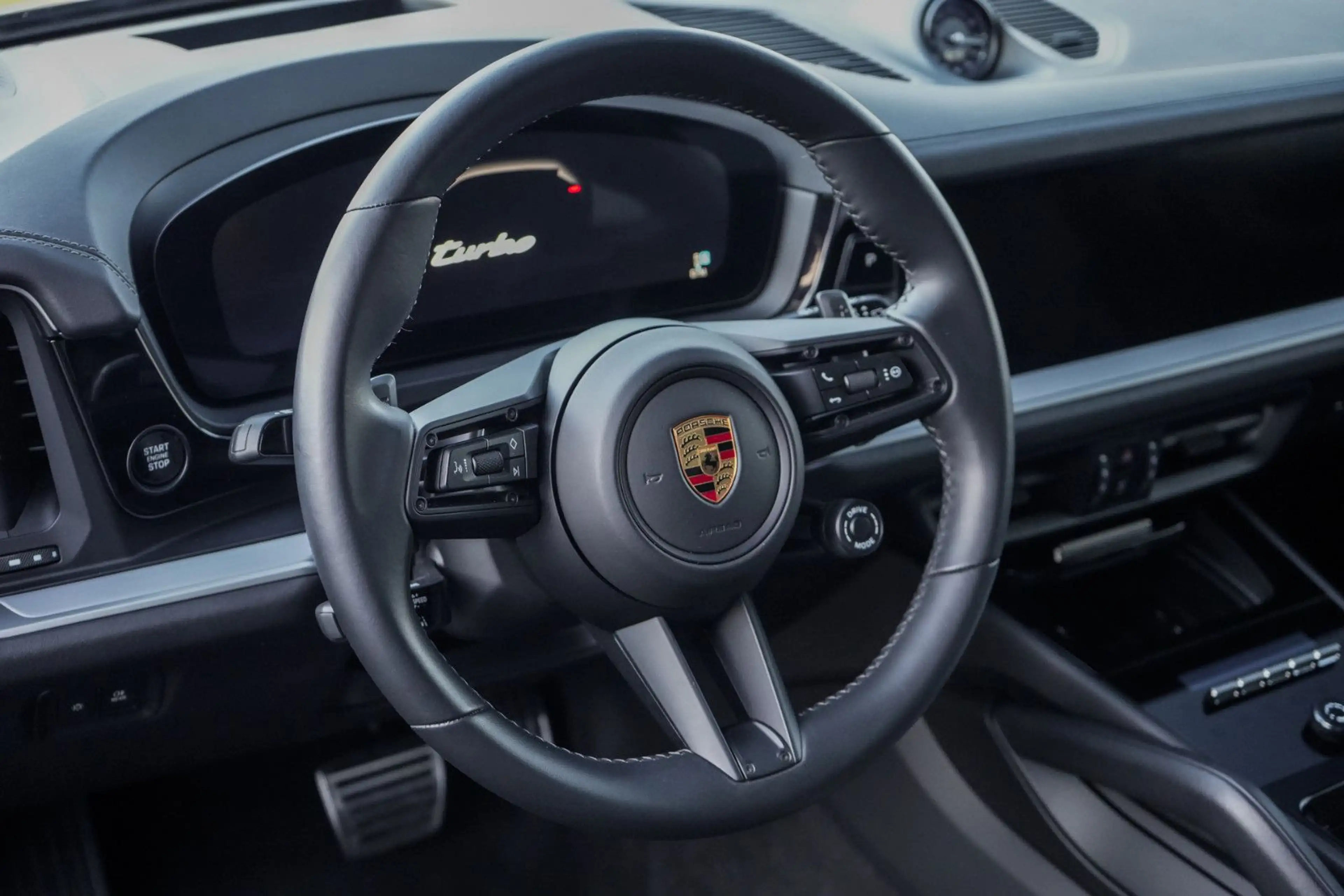 Porsche Cayenne Turbo E-Hybrid — photo 11