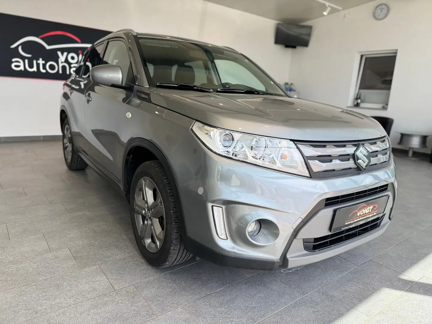 Suzuki Vitara 1.6 4x4 Comfort AHK SHZ Grey - 2