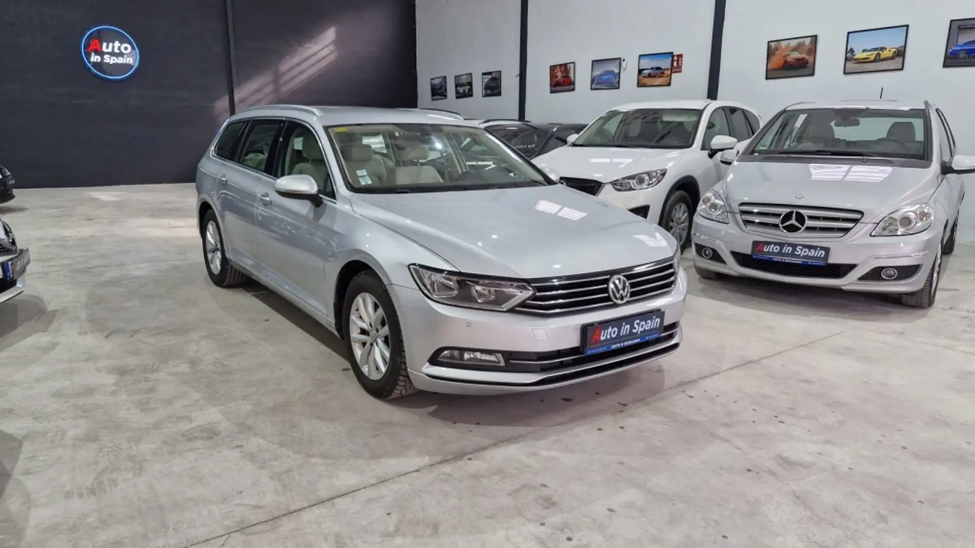 Volkswagen Passat Variant 1.6TDI Bluemotion 88kW Gris - 1