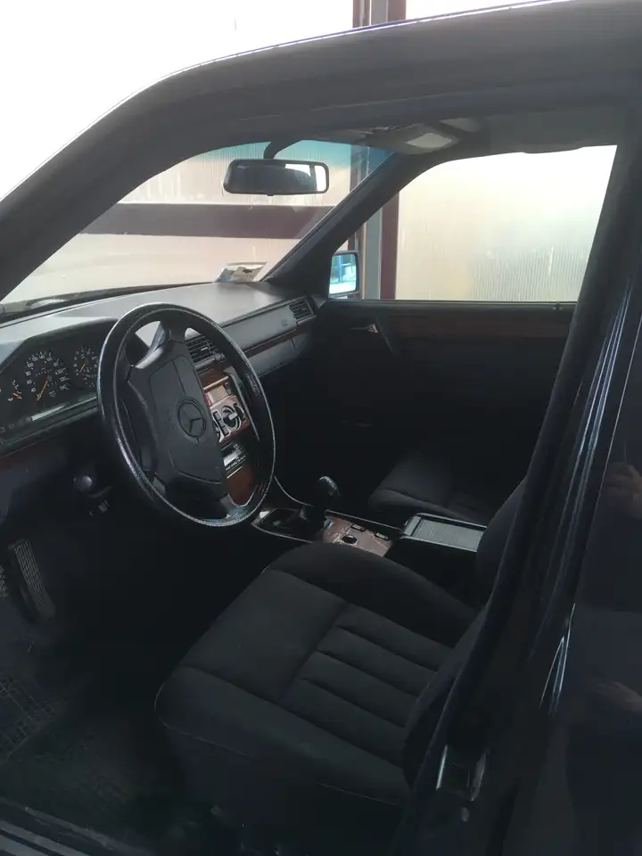 Mercedes-Benz E 200 Serie Speciale, foto 4