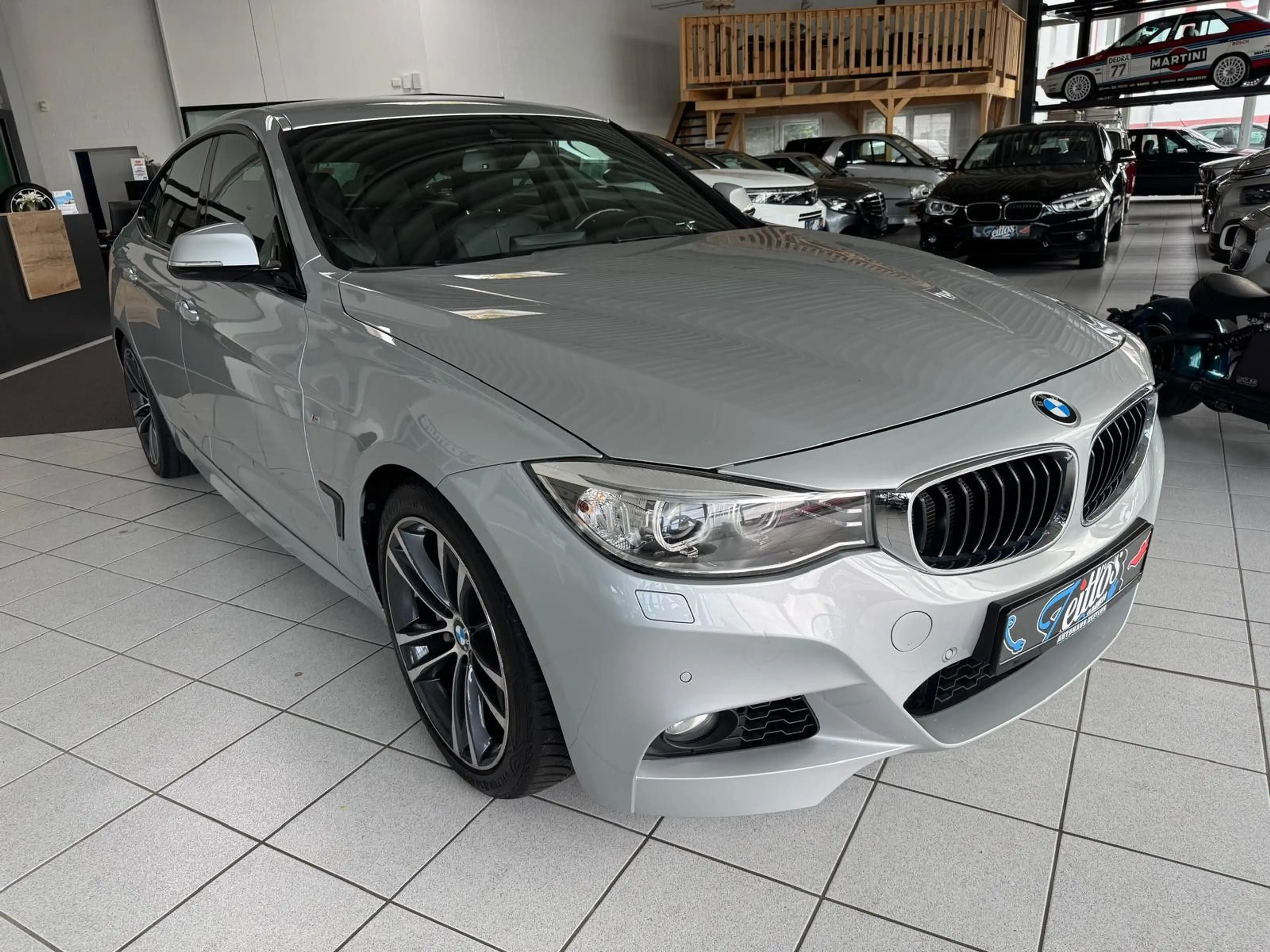 BMW 335 iGT M Paket *Autom.*HuD*Leder*PDC*SHZ**Xenon* — photo 2