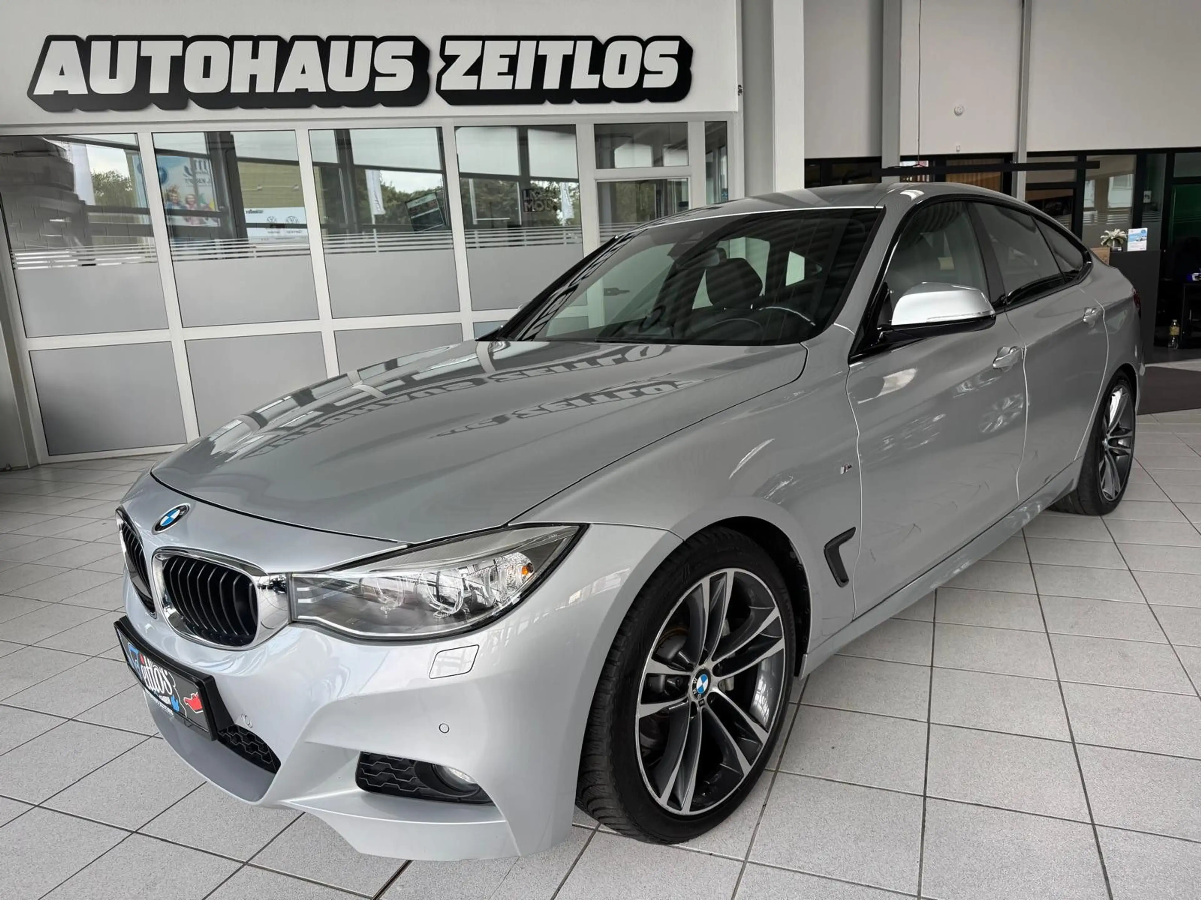BMW 335 iGT M Paket *Autom.*HuD*Leder*PDC*SHZ**Xenon*