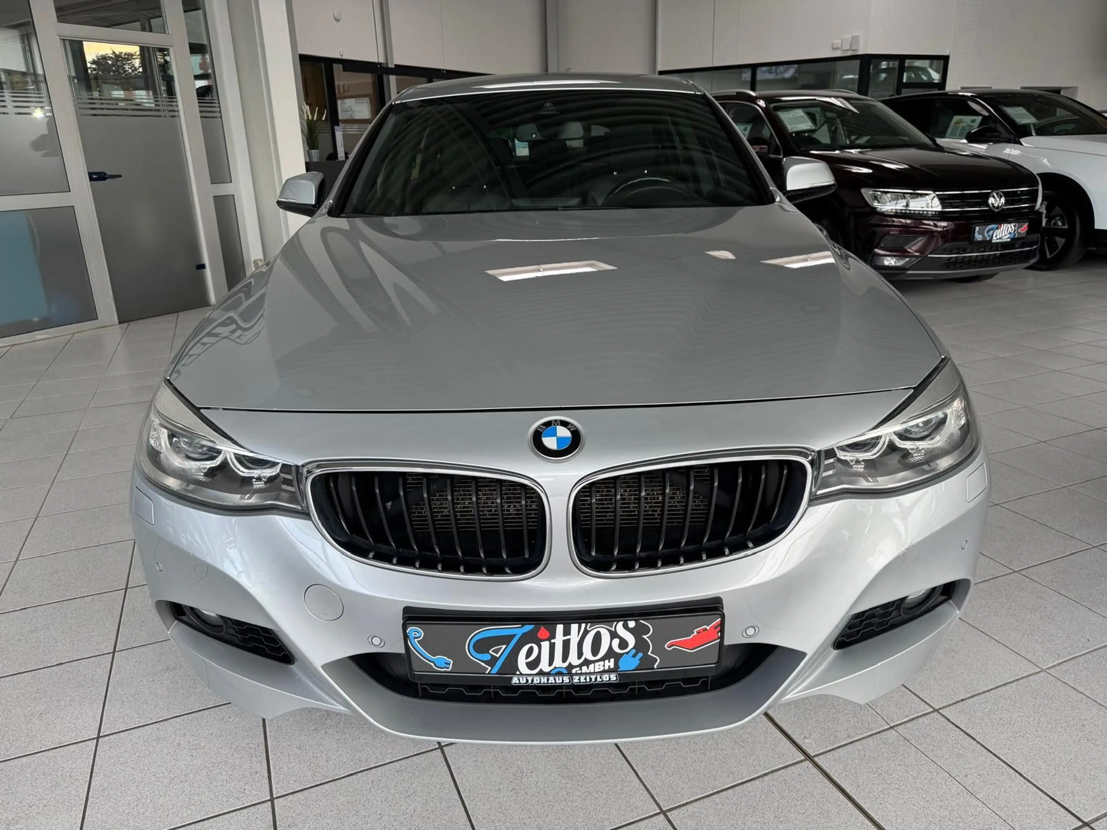 BMW 335 iGT M Paket *Autom.*HuD*Leder*PDC*SHZ**Xenon* — photo 6