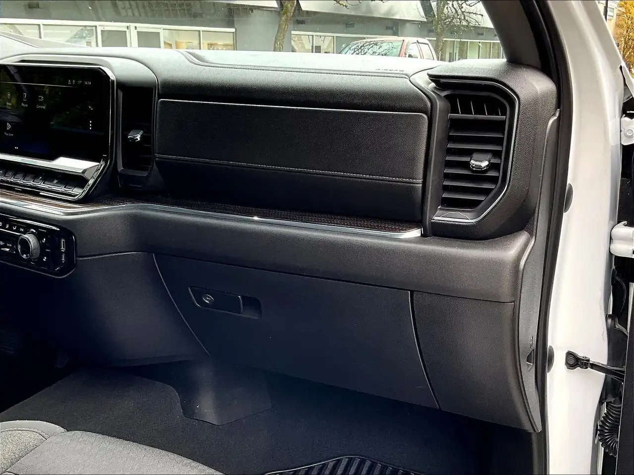 Chevrolet Silverado 1500 photo Chevrolet Silverado 1500