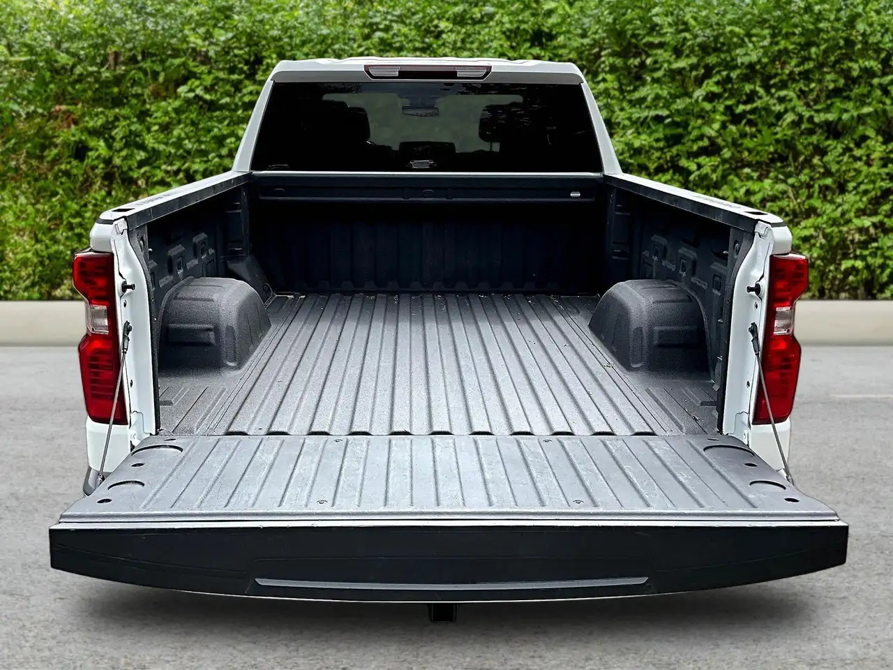 Chevrolet Silverado 1500 photo Chevrolet Silverado 1500