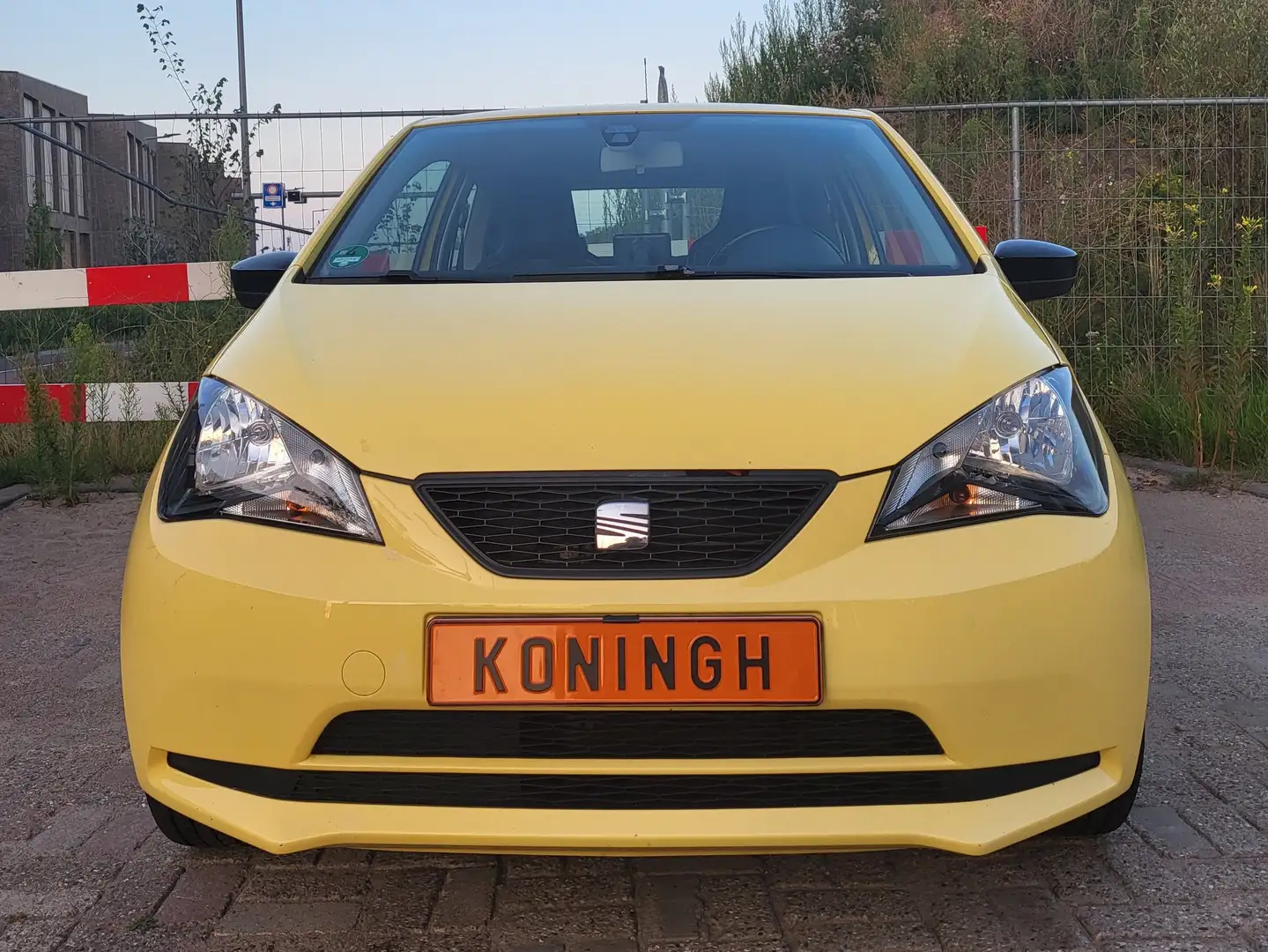 SEAT Mii 1.0 MPI Style Chic Geel - 2