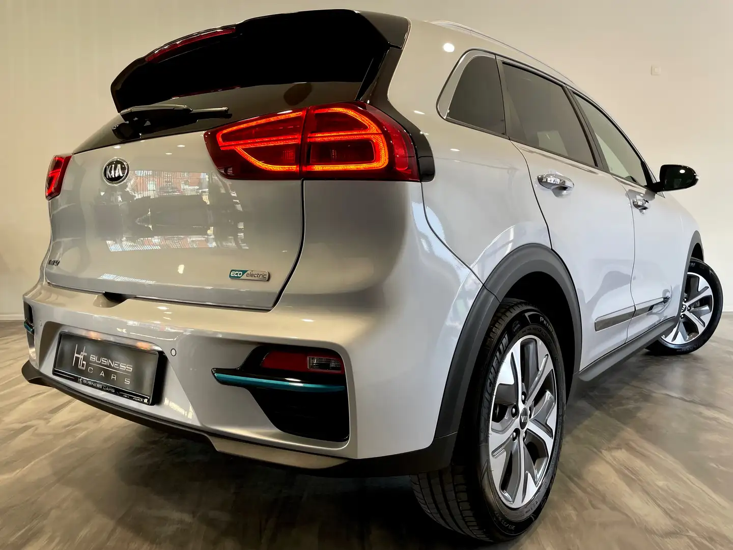 Kia e-Niro 64 kWh/ GRANDE AUTONOMIE/ GARANTIE KIA/ ETAT NEUF Gris - 2