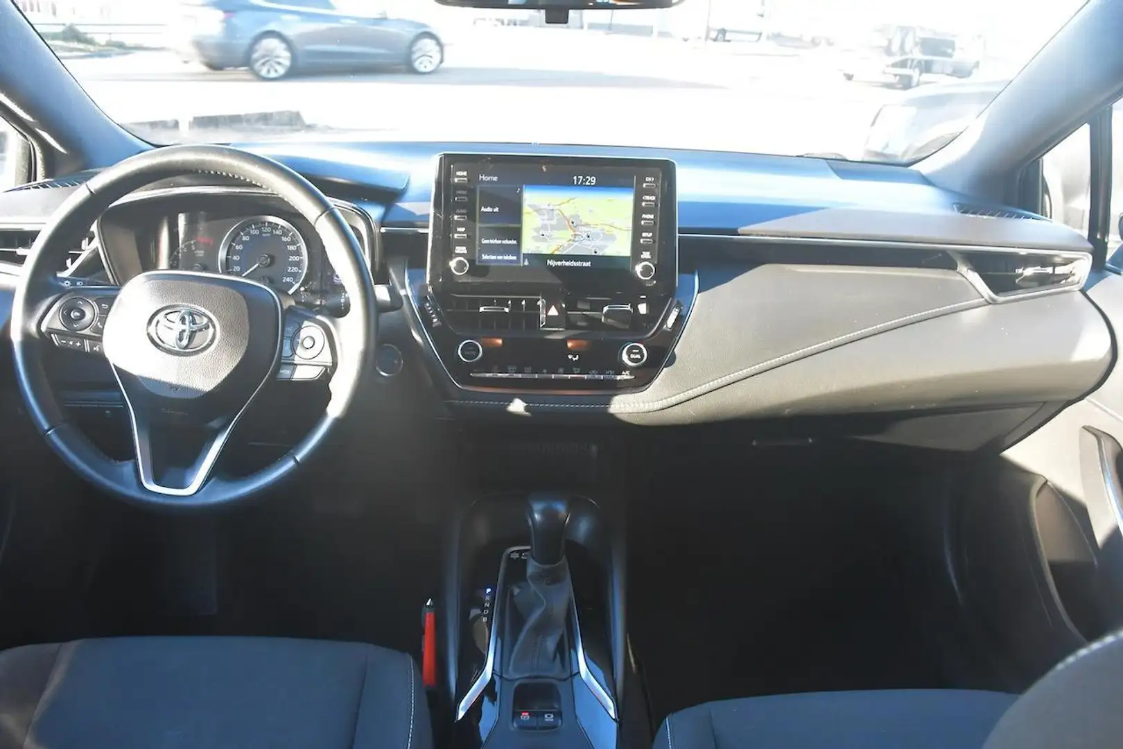 Toyota Corolla Touring Sports 1.8 Hybrid Active AUT|ACC|CAM Zwart - 2