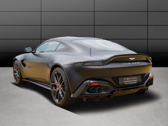 Aston Martin V8
