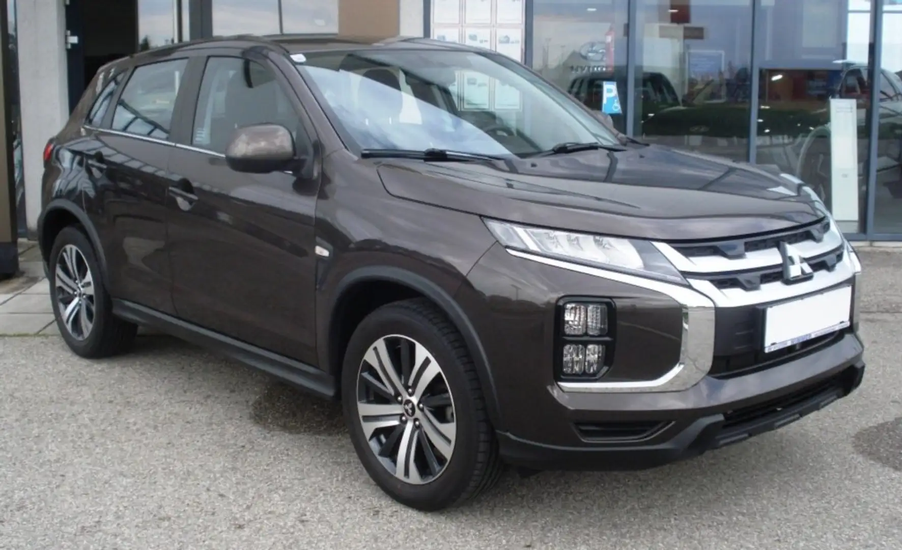 Mitsubishi ASX 2,0 MIVEC 2WD Inform Plus Braun - 1