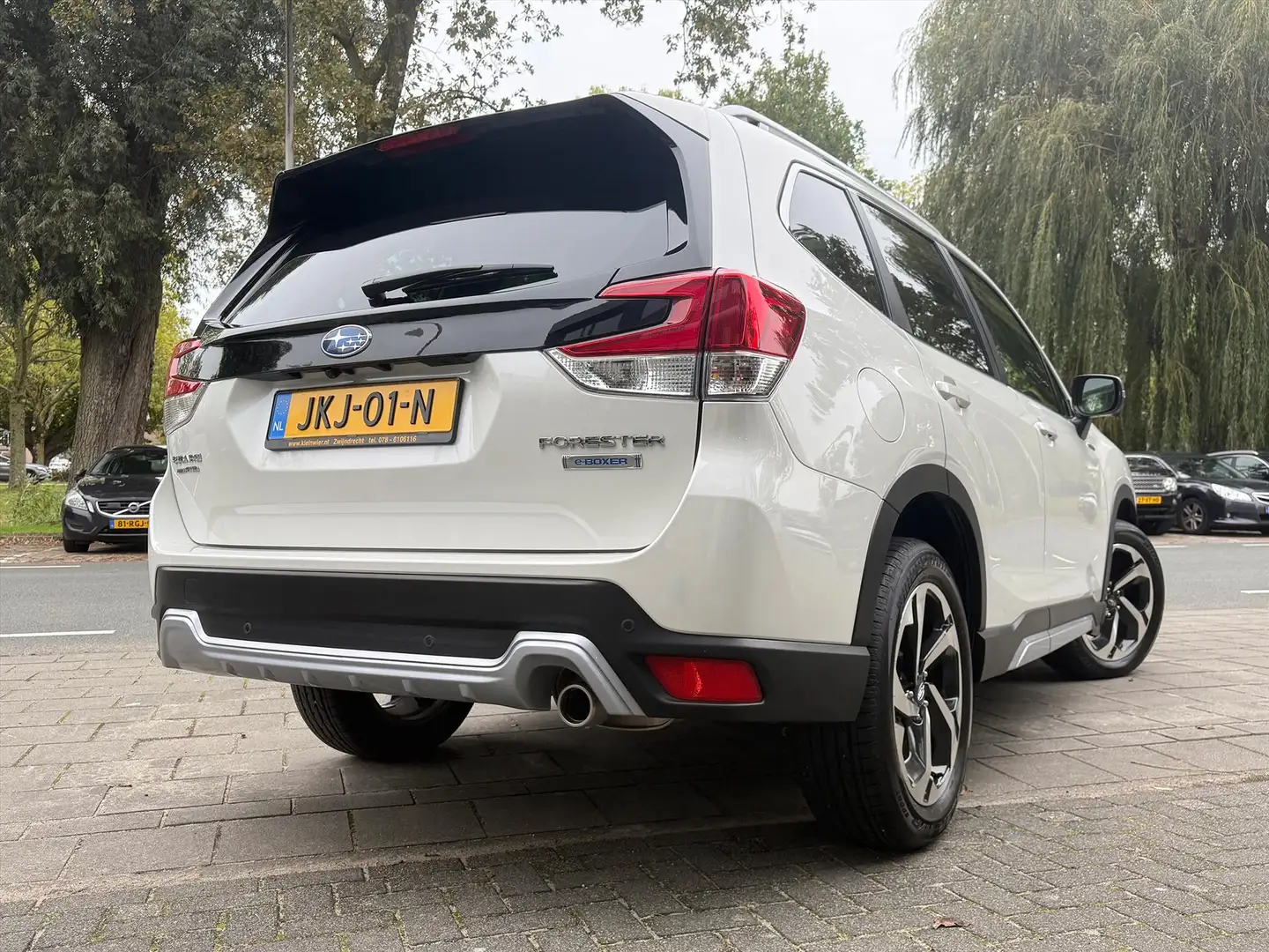 Subaru Forester 2.0i e-BOXER 150pk CVT Premium | Panodak | Trekhaa Wit - 2