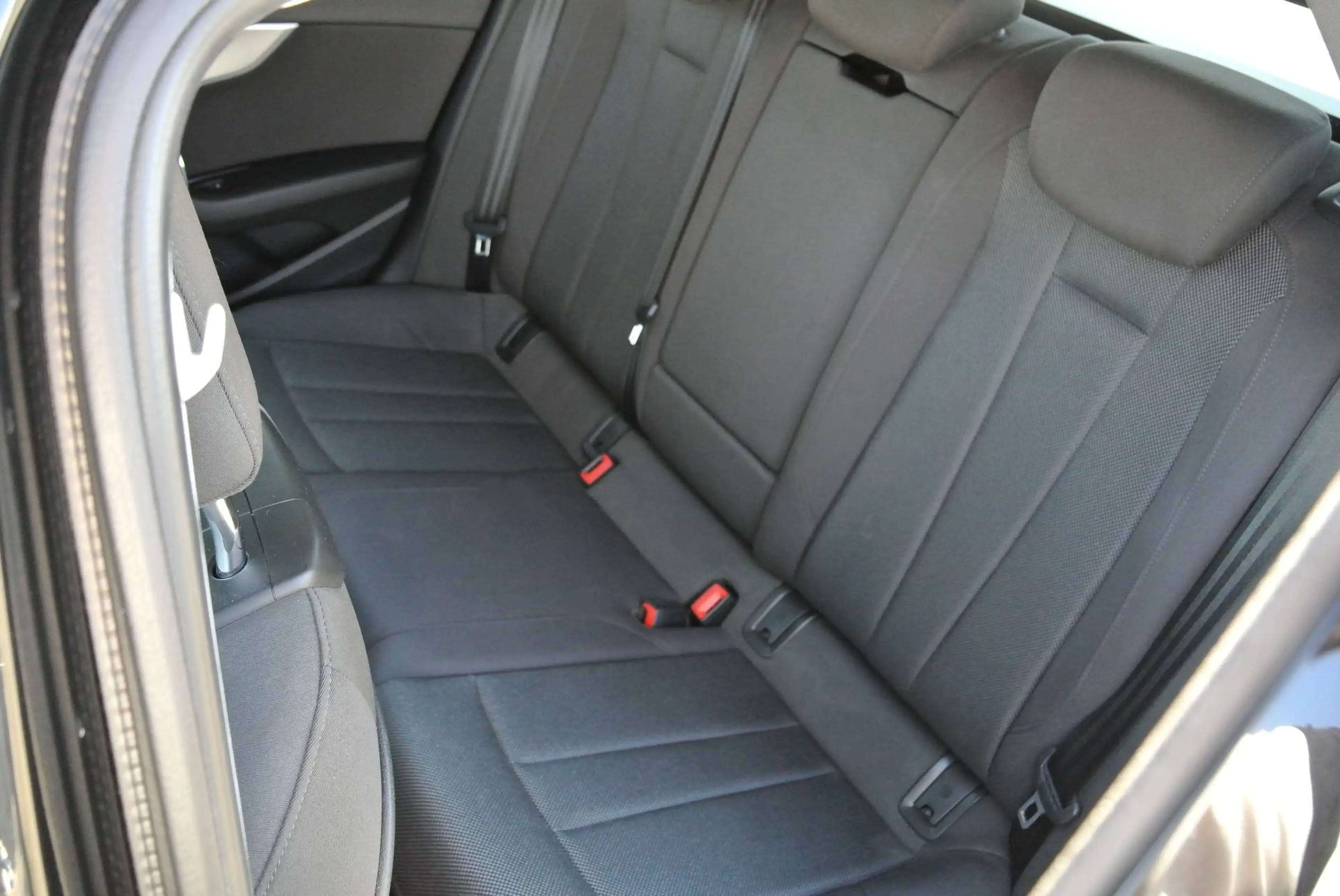 Audi A4 Avant 2.0 TDI * LED * SHZ * PDC * NAVI * — photo 10