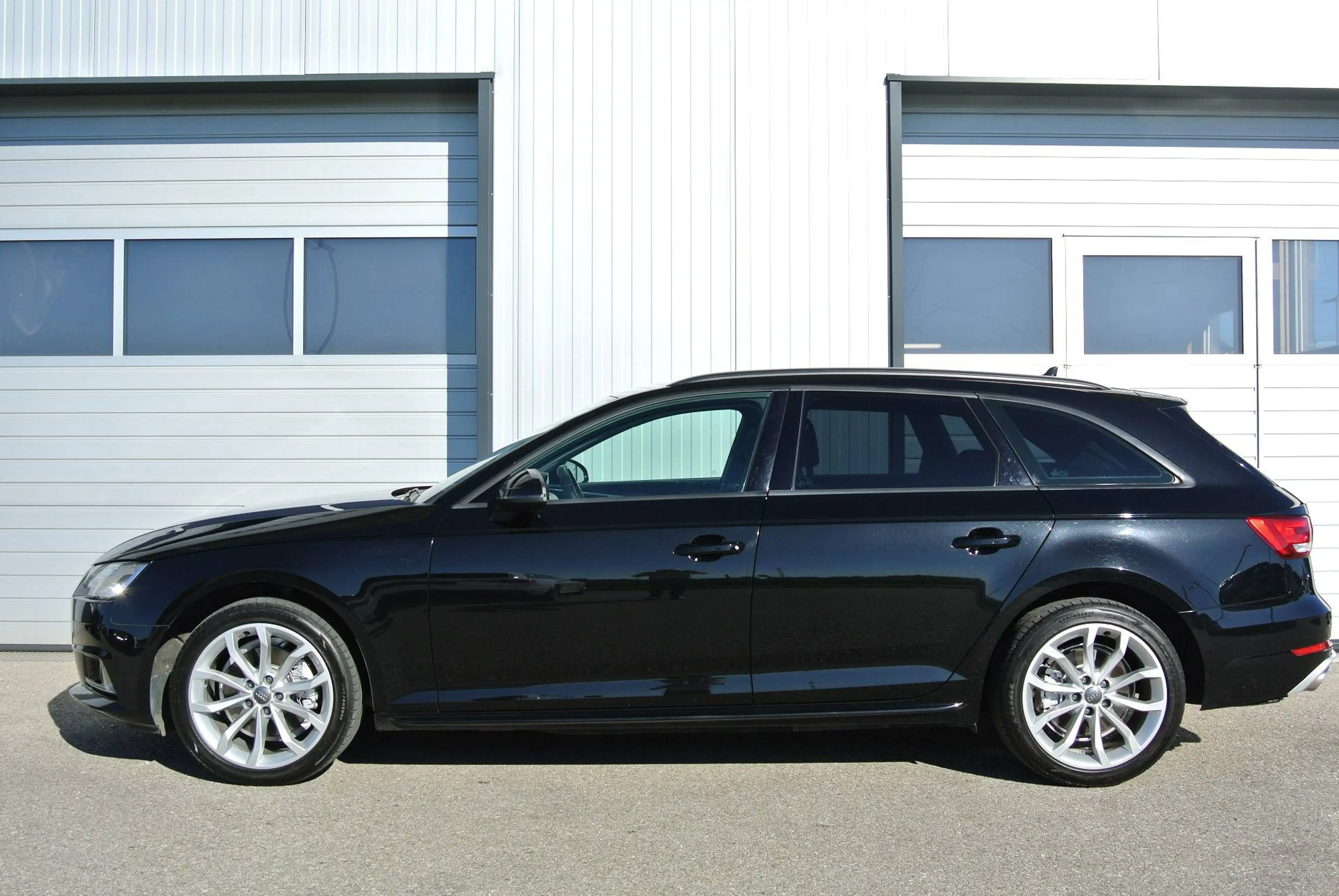 Audi A4 Avant 2.0 TDI * LED * SHZ * PDC * NAVI * — photo 6