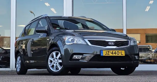 Kia Ceed view 2