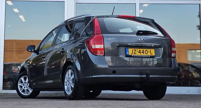 Kia Ceed view 5