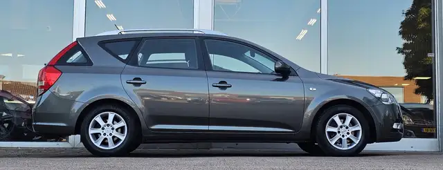 Kia Ceed view 4
