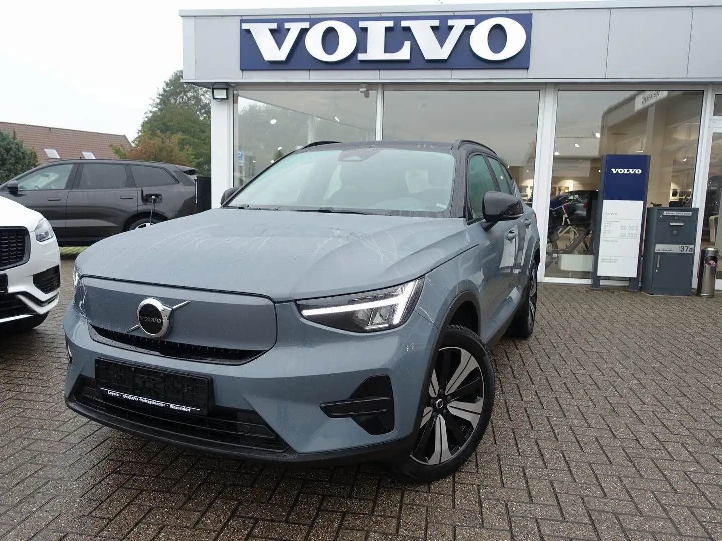 Volvo XC40 Recharge Twin Motor Plus AWD/Kamera/AHK/BLS Grau - 1