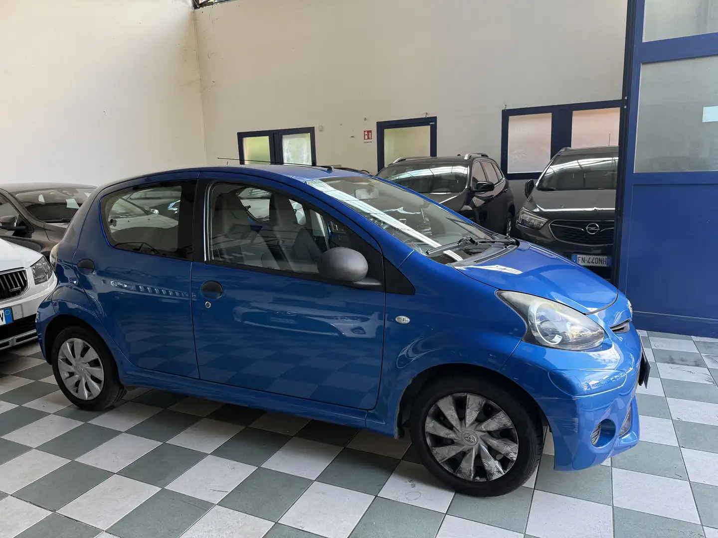 Toyota Aygo 5p 1.0 Lounge connect Blu/Azzurro - 2