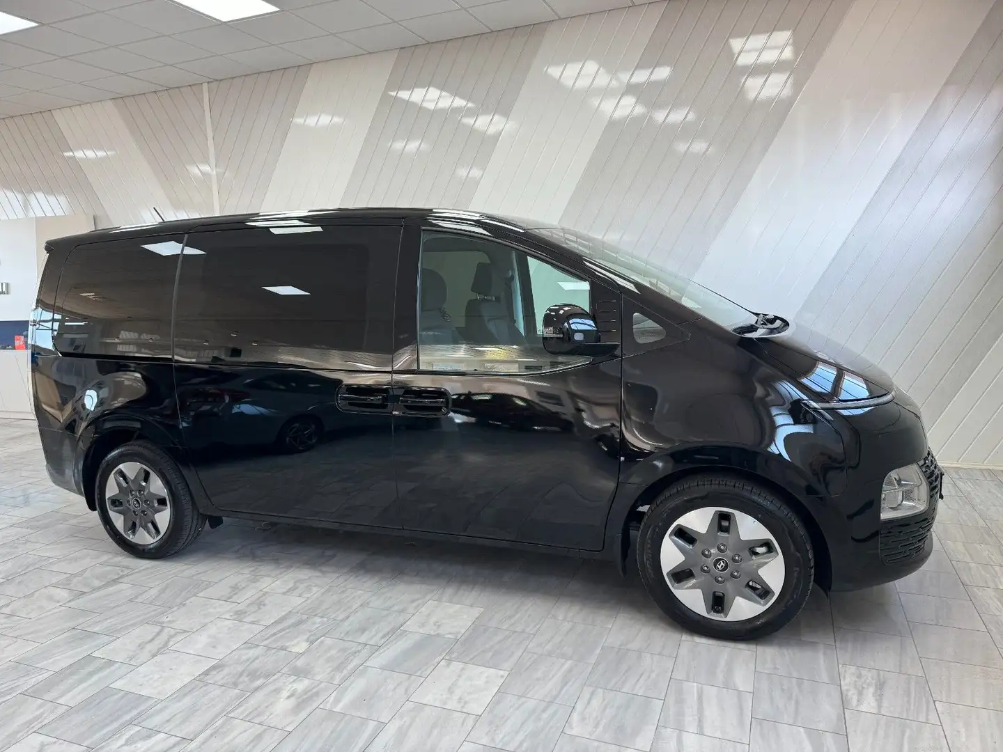 Hyundai STARIA 9-Sitzer Hybrid Trend Access & Park-Paket Noir - 1