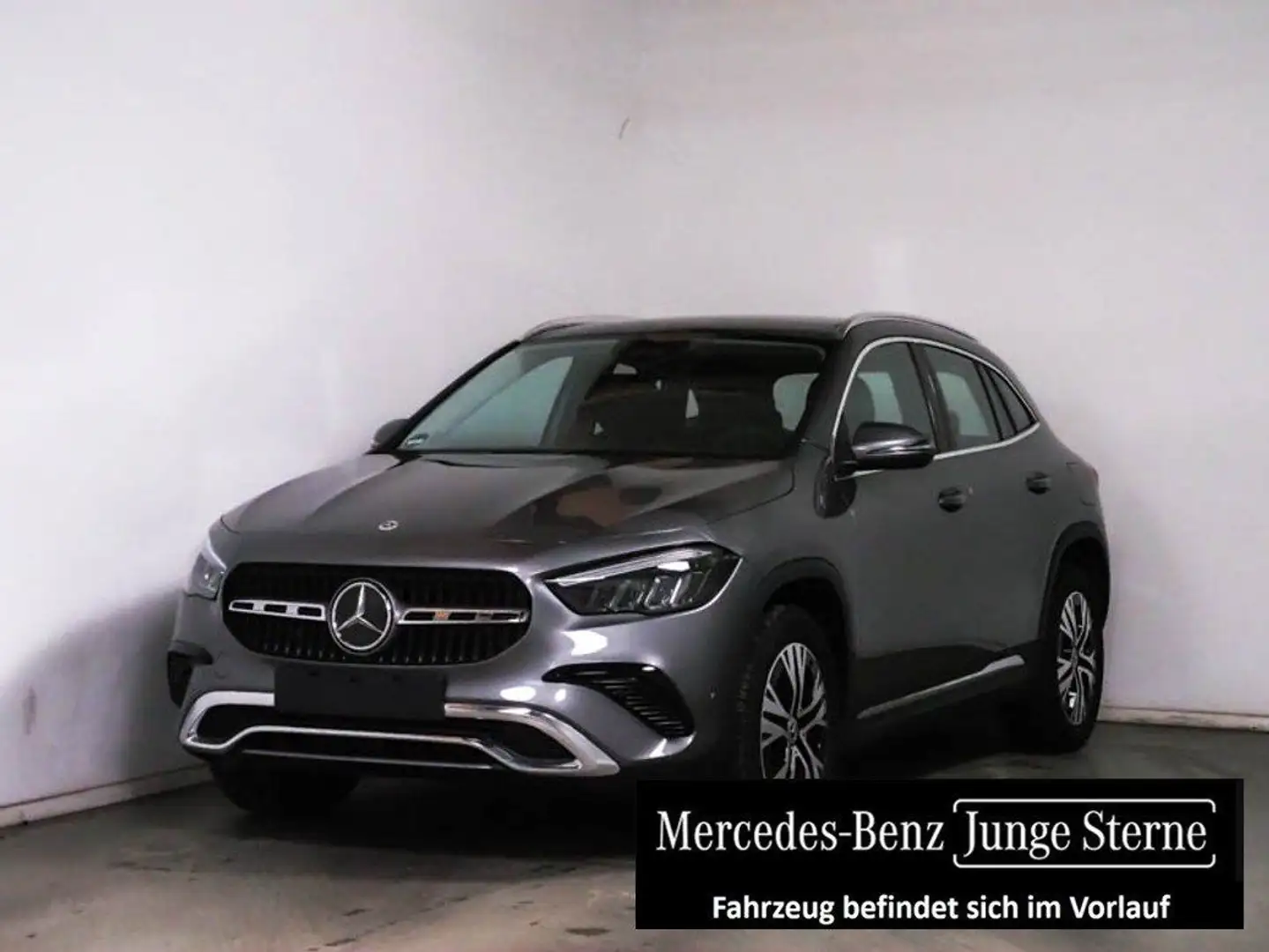 Mercedes-Benz GLA 200 Progressive Line Advanced Grau - 1