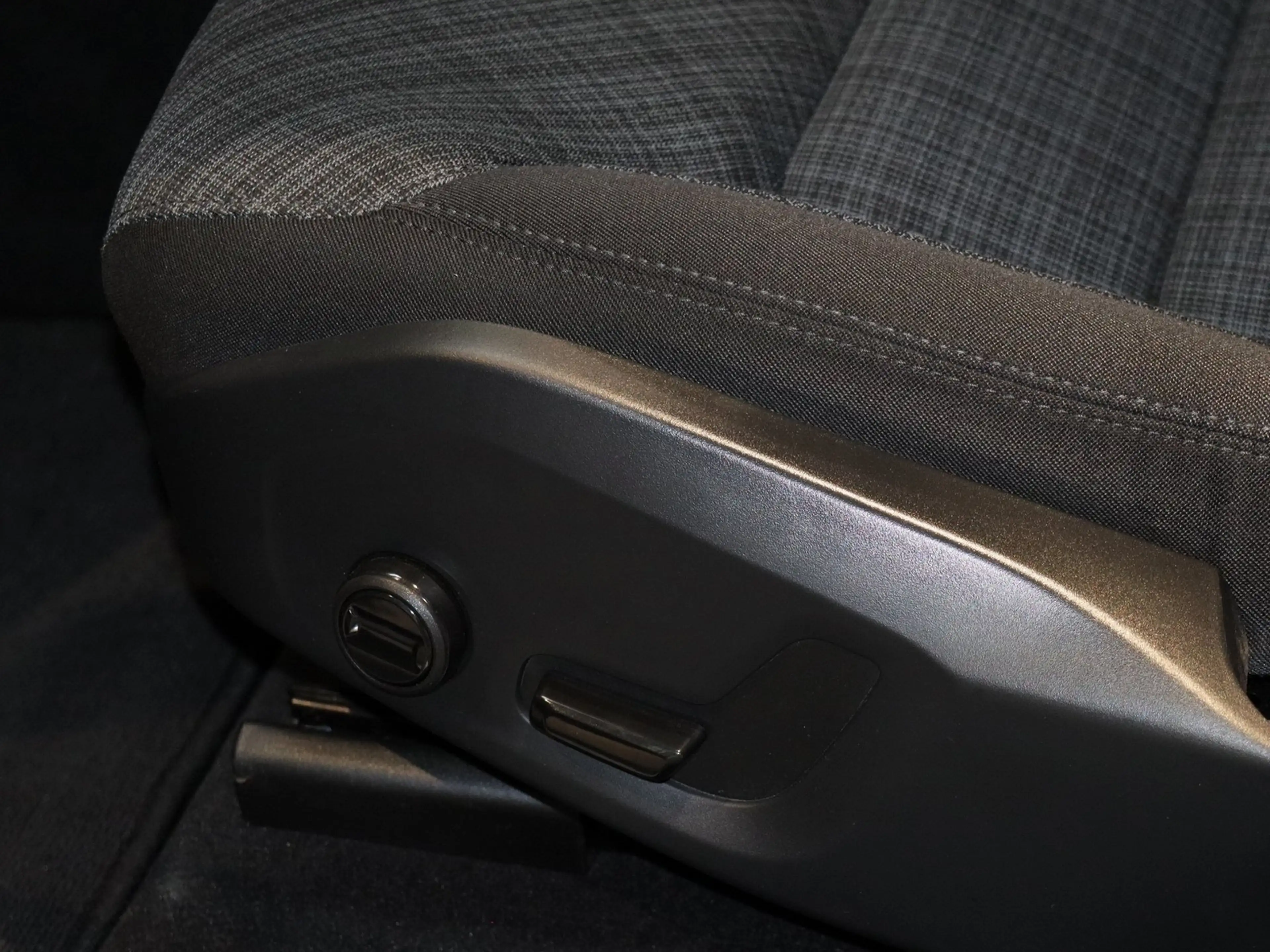 Volvo XC60 B4 (D) Core *Kamera*SHZ-Hi — photo 13