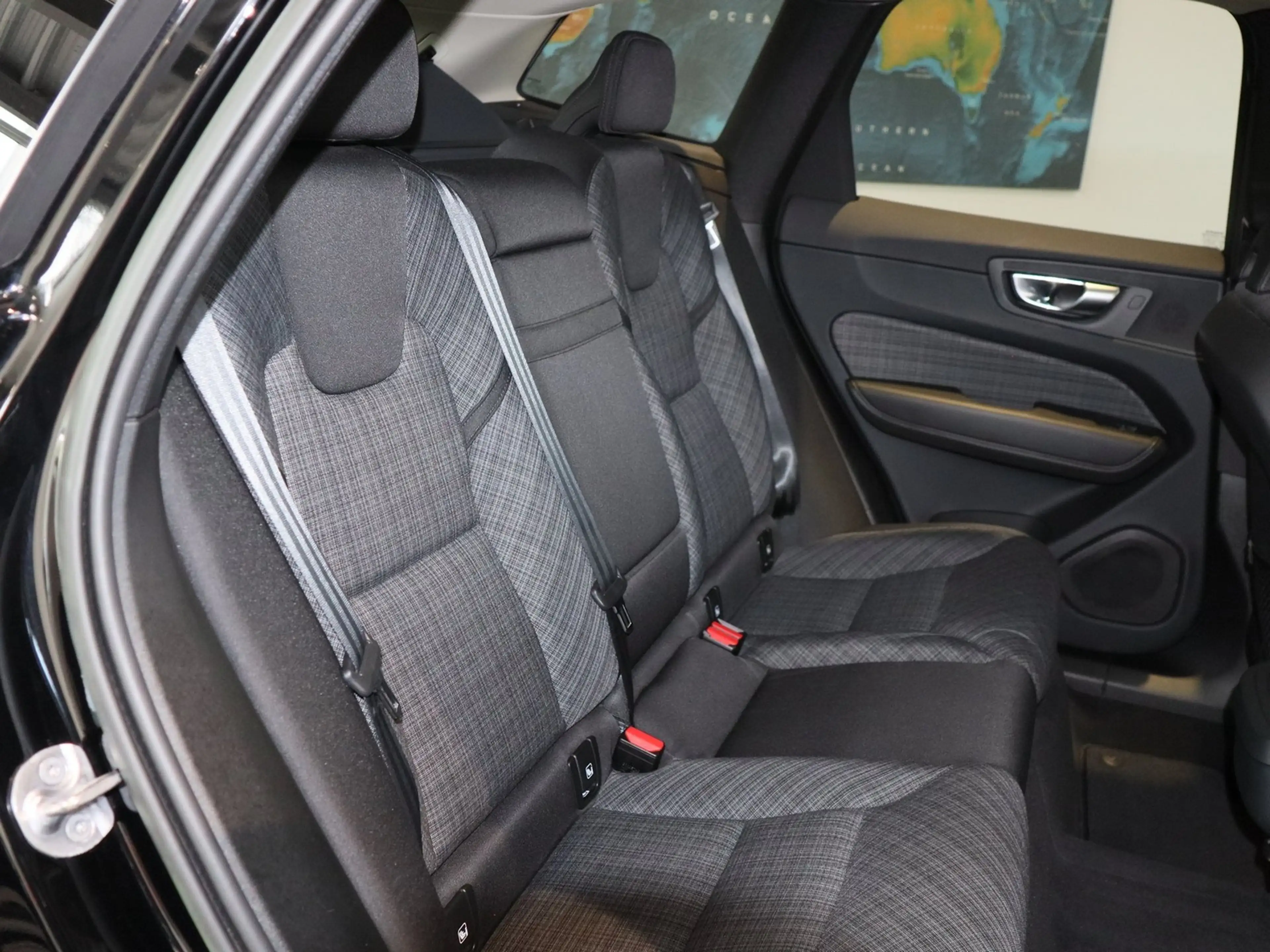 Volvo XC60 B4 (D) Core *Kamera*SHZ-Hi — photo 4