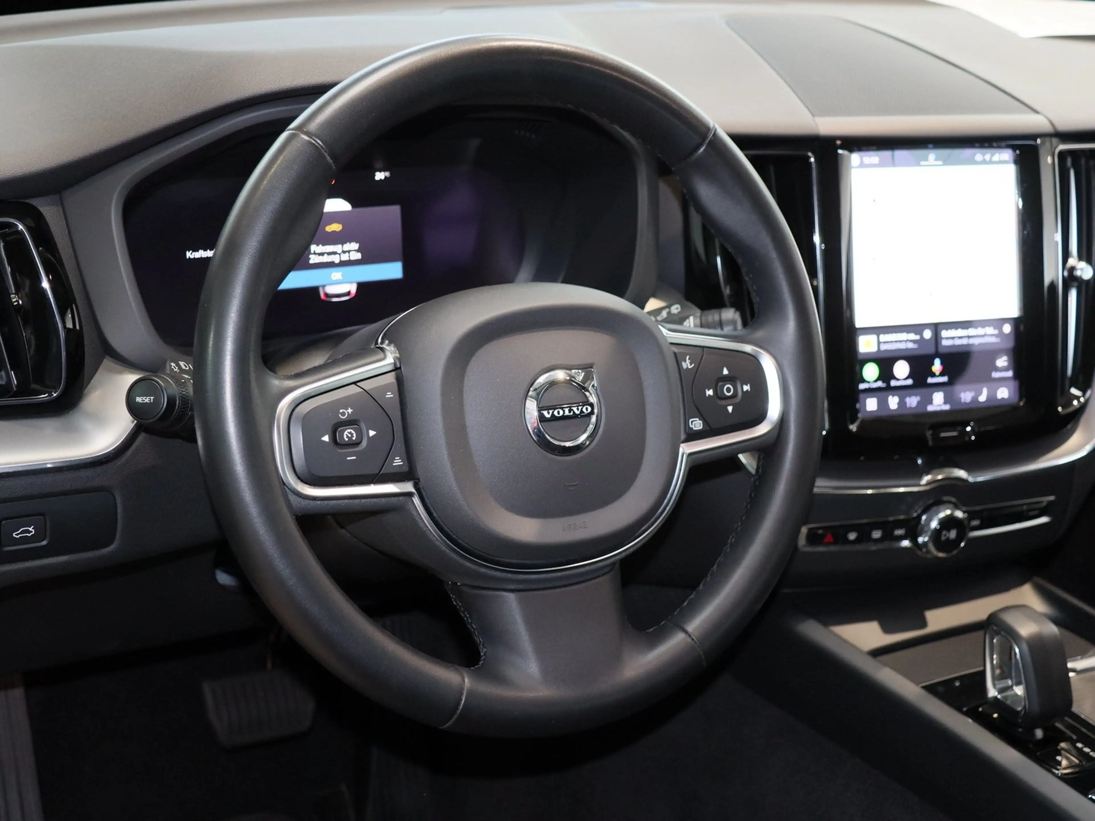 Volvo XC60 B4 (D) Core *Kamera*SHZ-Hi — photo 9