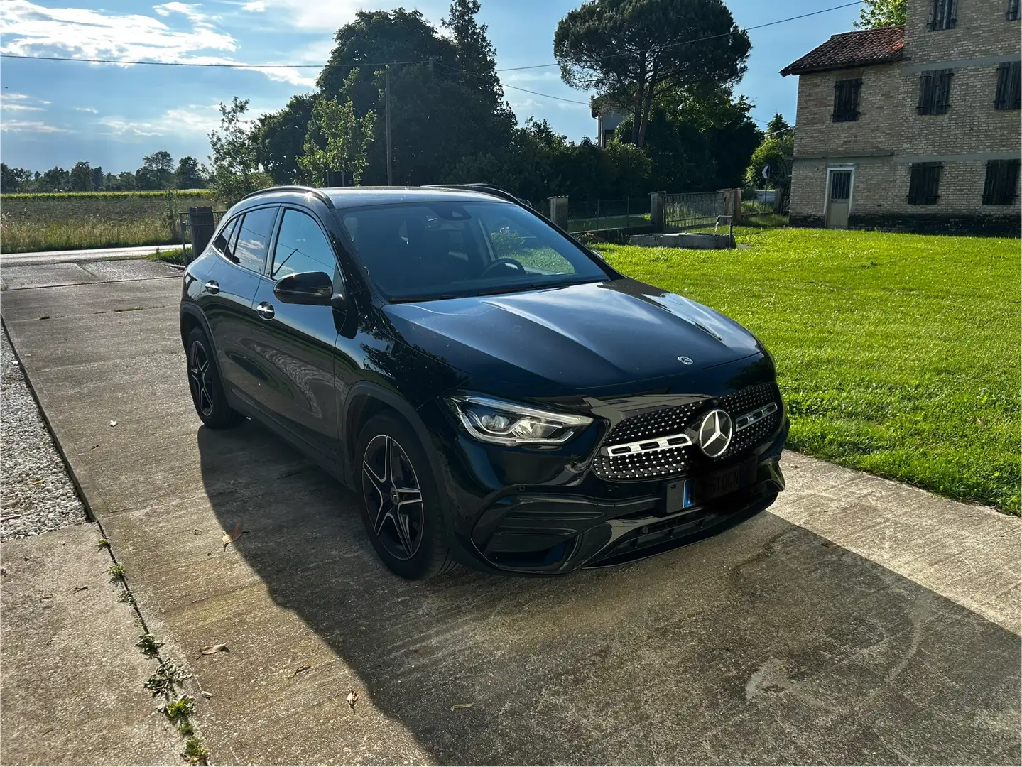 Mercedes-Benz GLA 200 d 8G-DCT premium - 1
