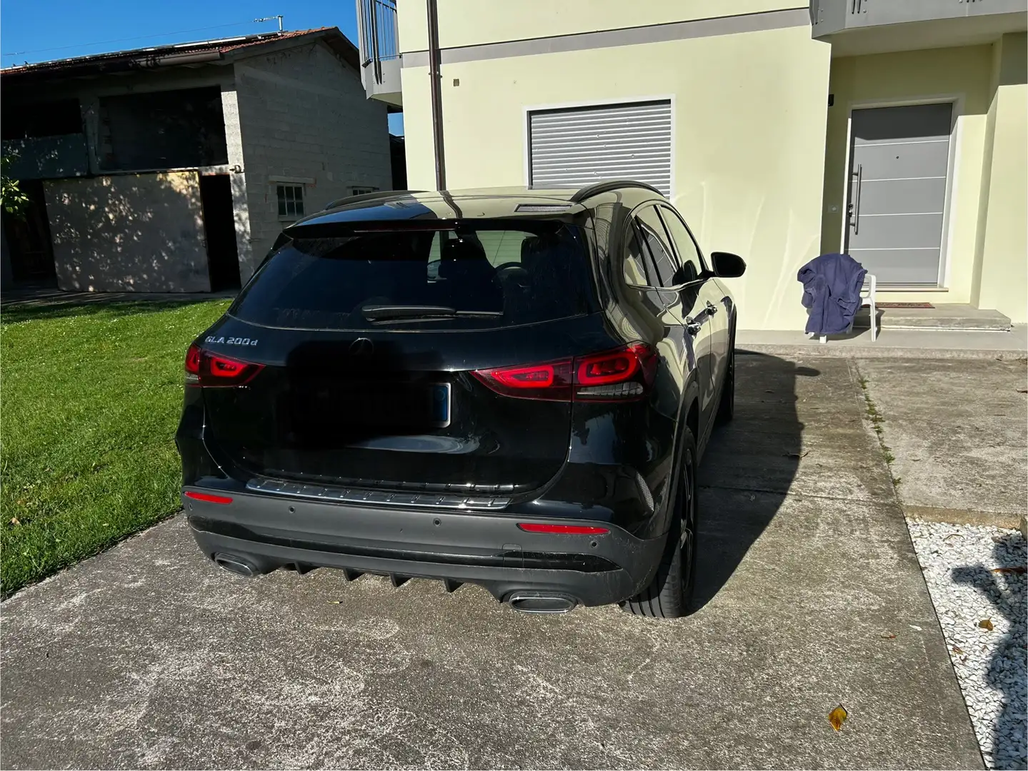 Mercedes-Benz GLA 200 d 8G-DCT premium - 2