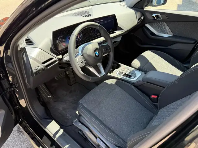 BMW 1 Series view 14