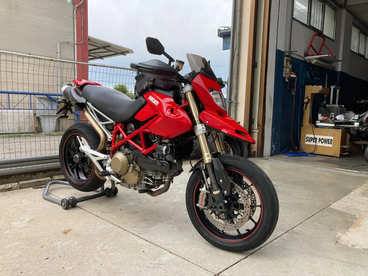 Ducati Hypermotard 1100 S Rojo - 2