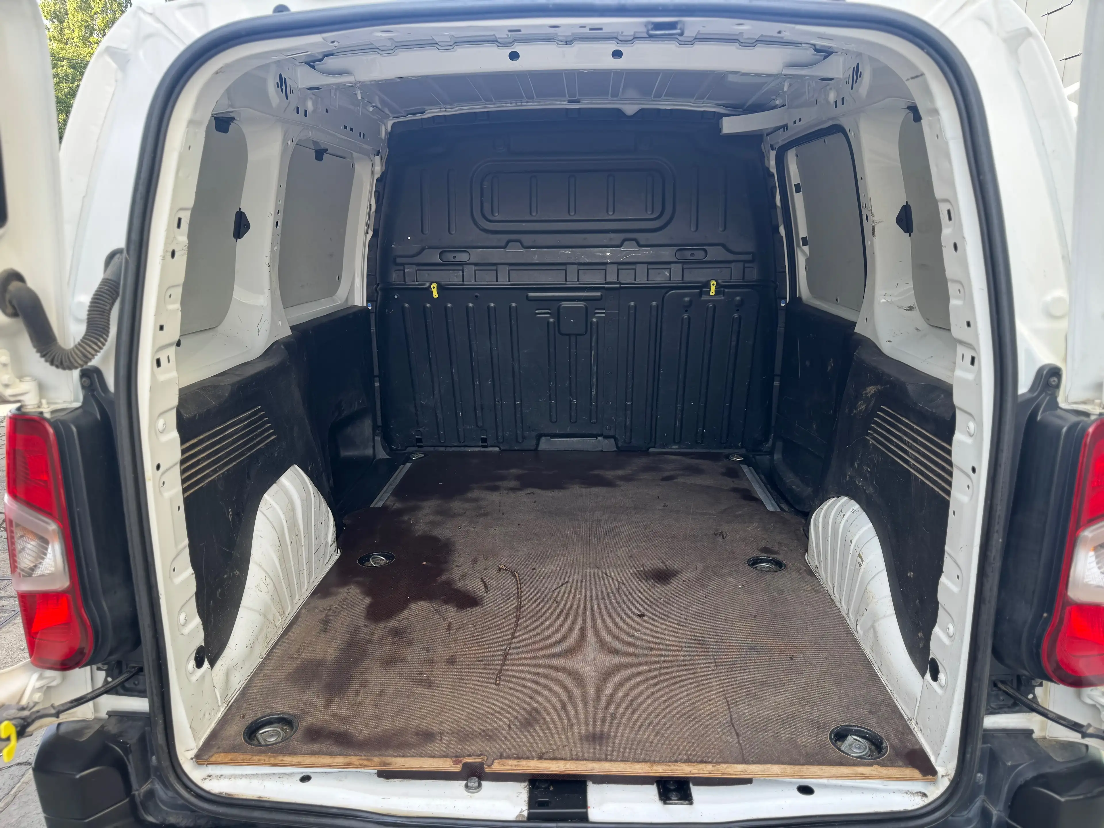 Peugeot Partner Partner 1.5 BlueHDi L1 STD Light Asphalt (EU6.3) — photo 7