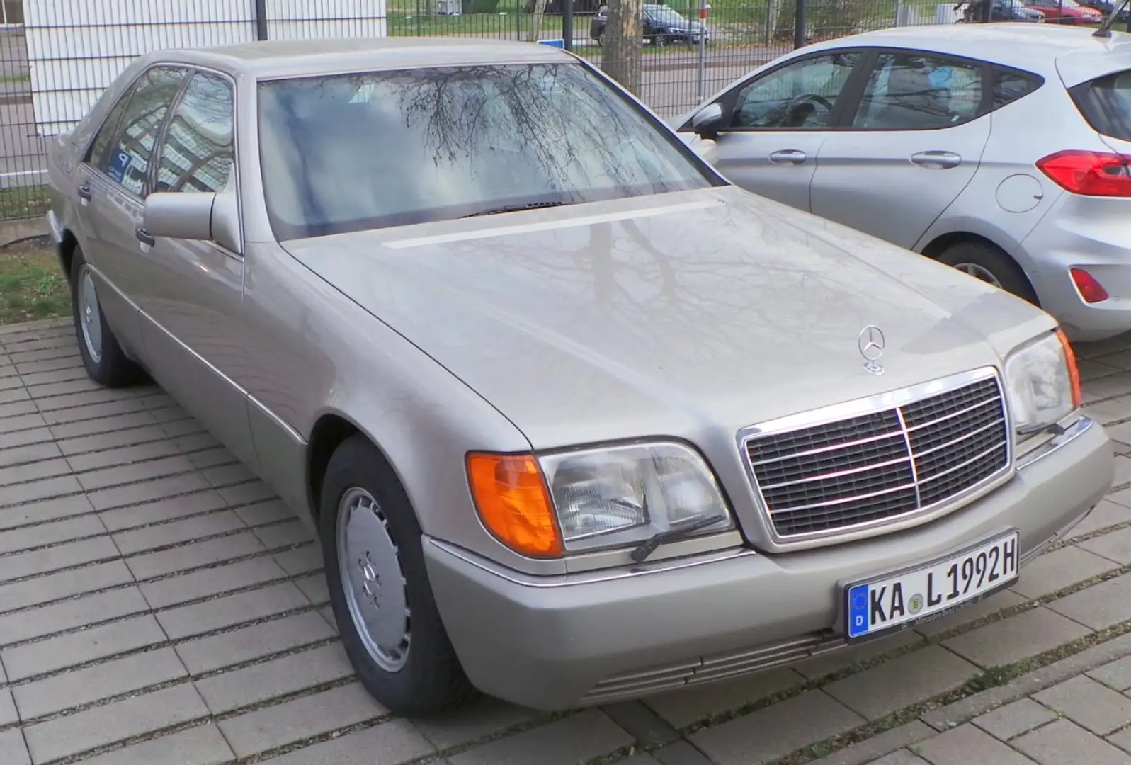Mercedes-Benz S 400 SE Bej - 1