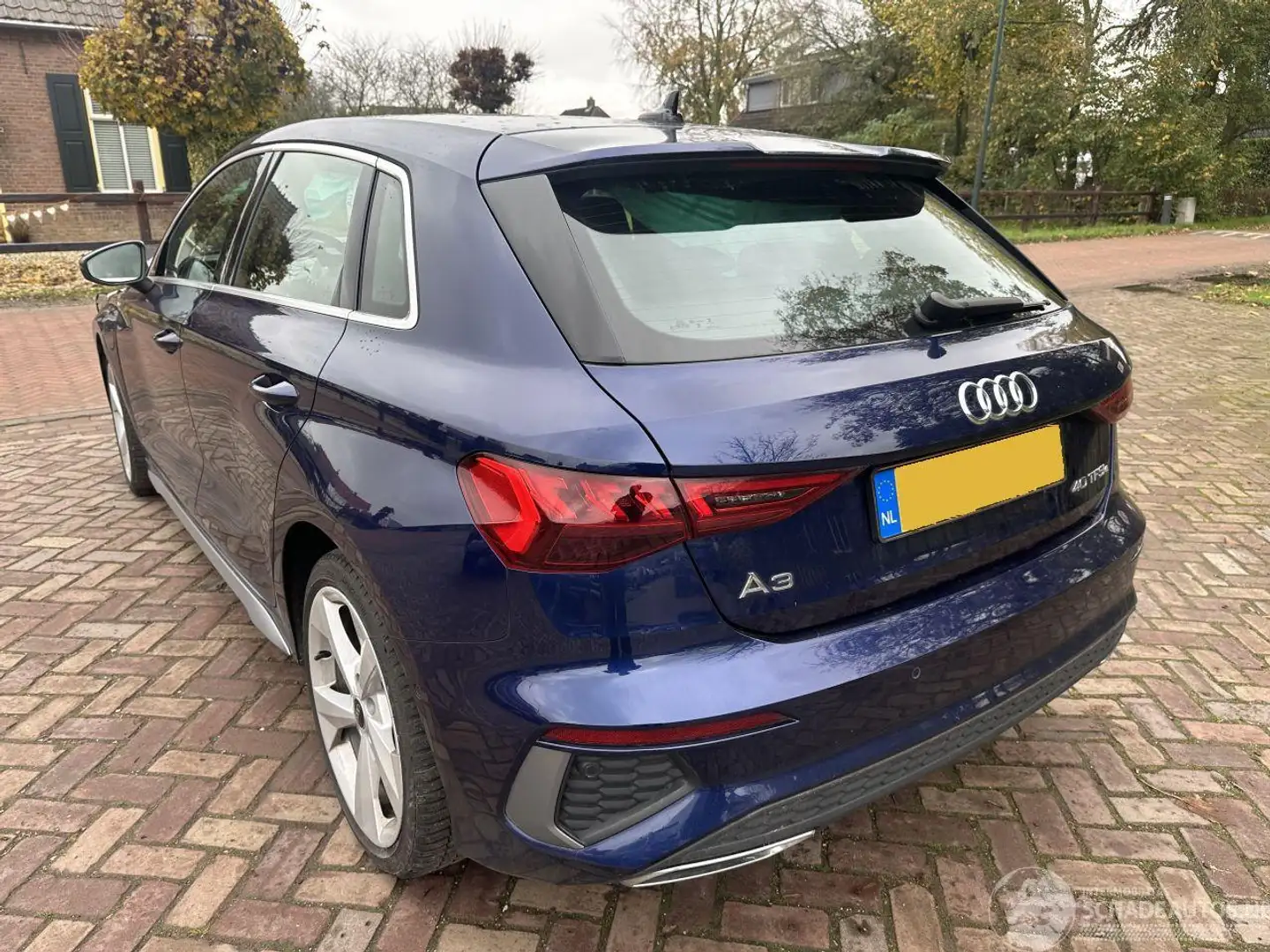 Audi A3 40 TFSIe S- line Blauw - 1