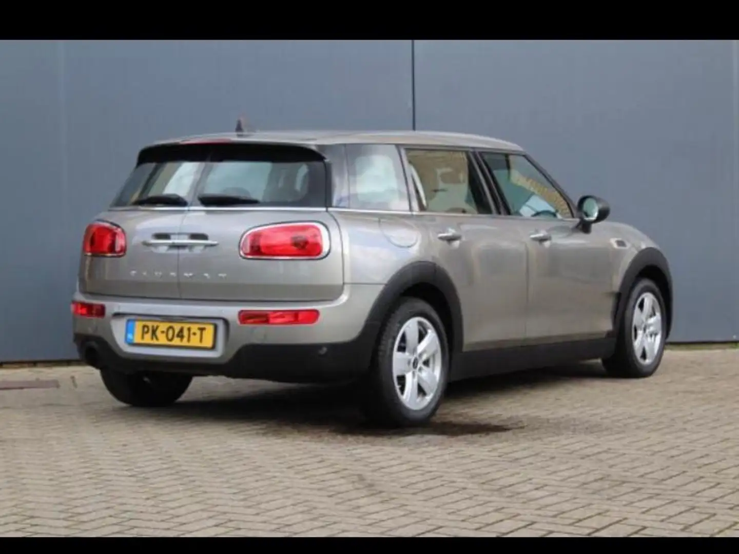 MINI One Clubman One Clubman 1.5 Business Бежевий - 2