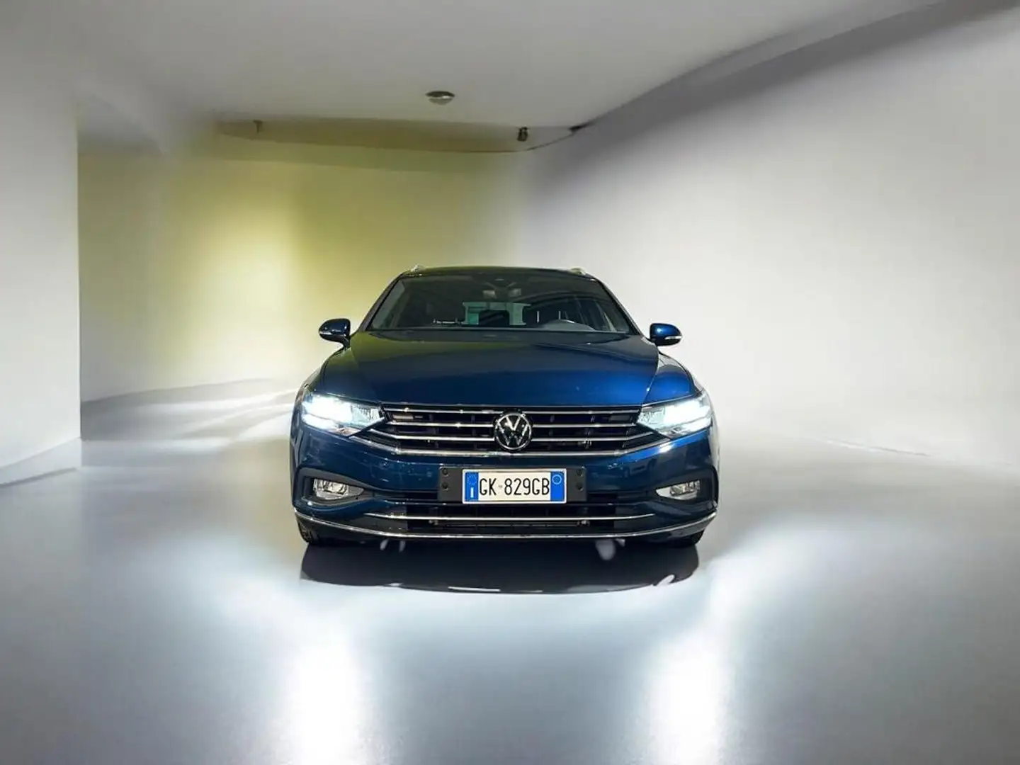 Volkswagen Passat Variant 2.0 tdi Executive 150cv Blau - 2