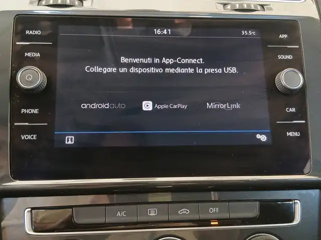 Volkswagen Golf view 13