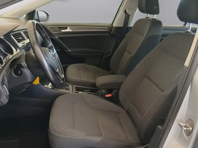 Volkswagen Golf view 10