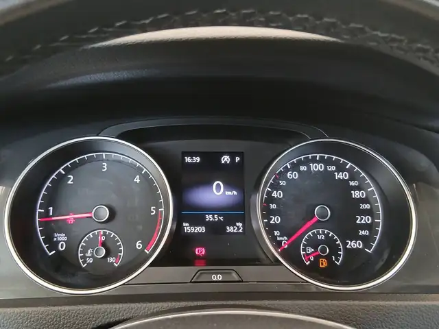 Volkswagen Golf view 12