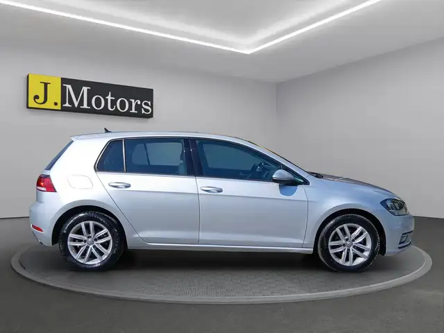 Volkswagen Golf view 6