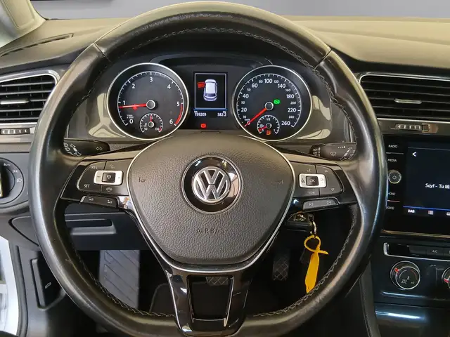 Volkswagen Golf view 11