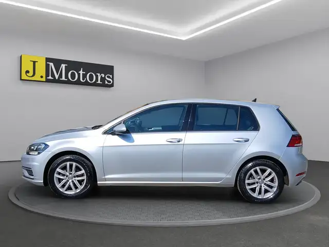 Volkswagen Golf view 2