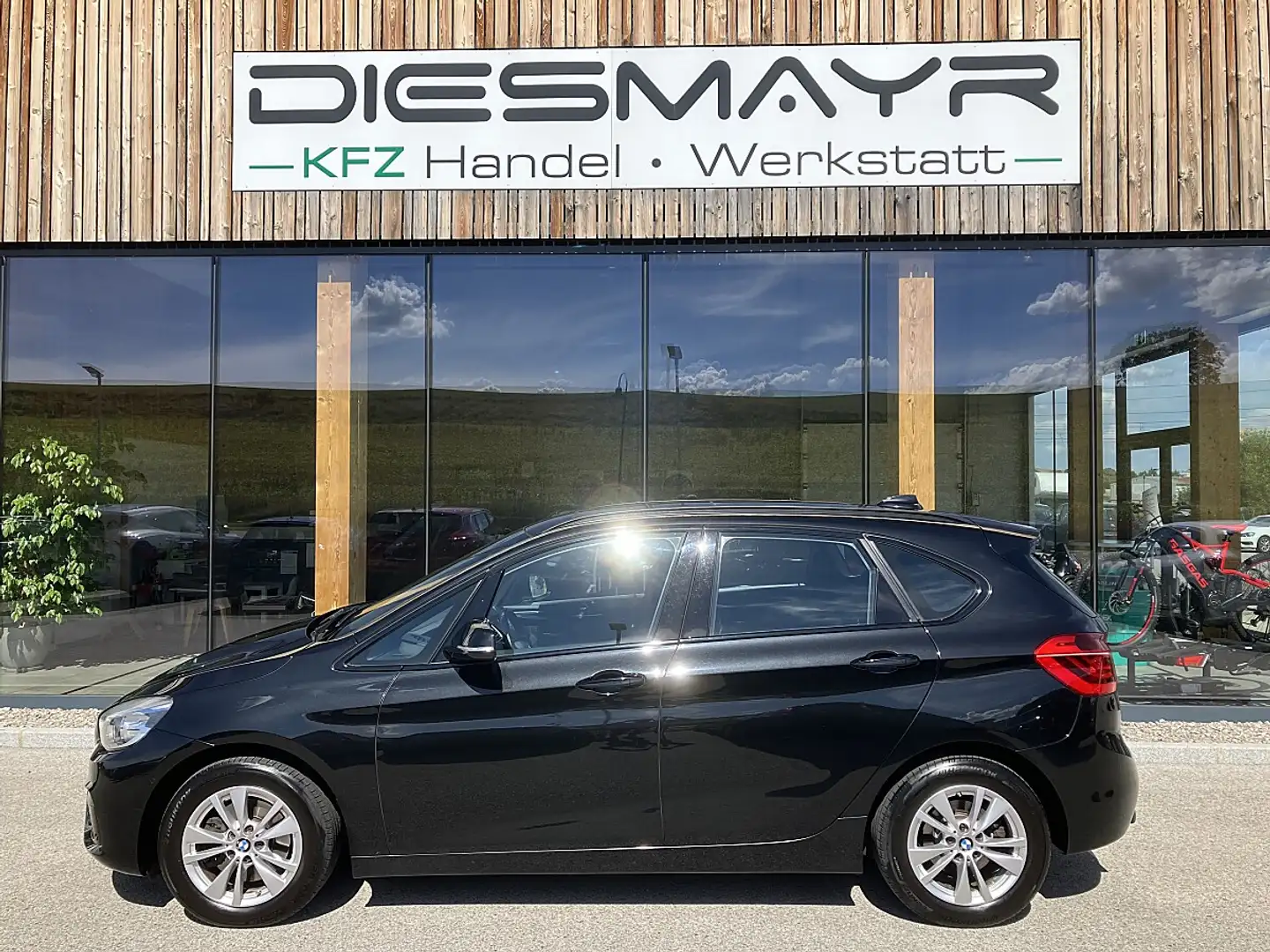 BMW 218 i Sport Line LED Navi Schwarz - 2