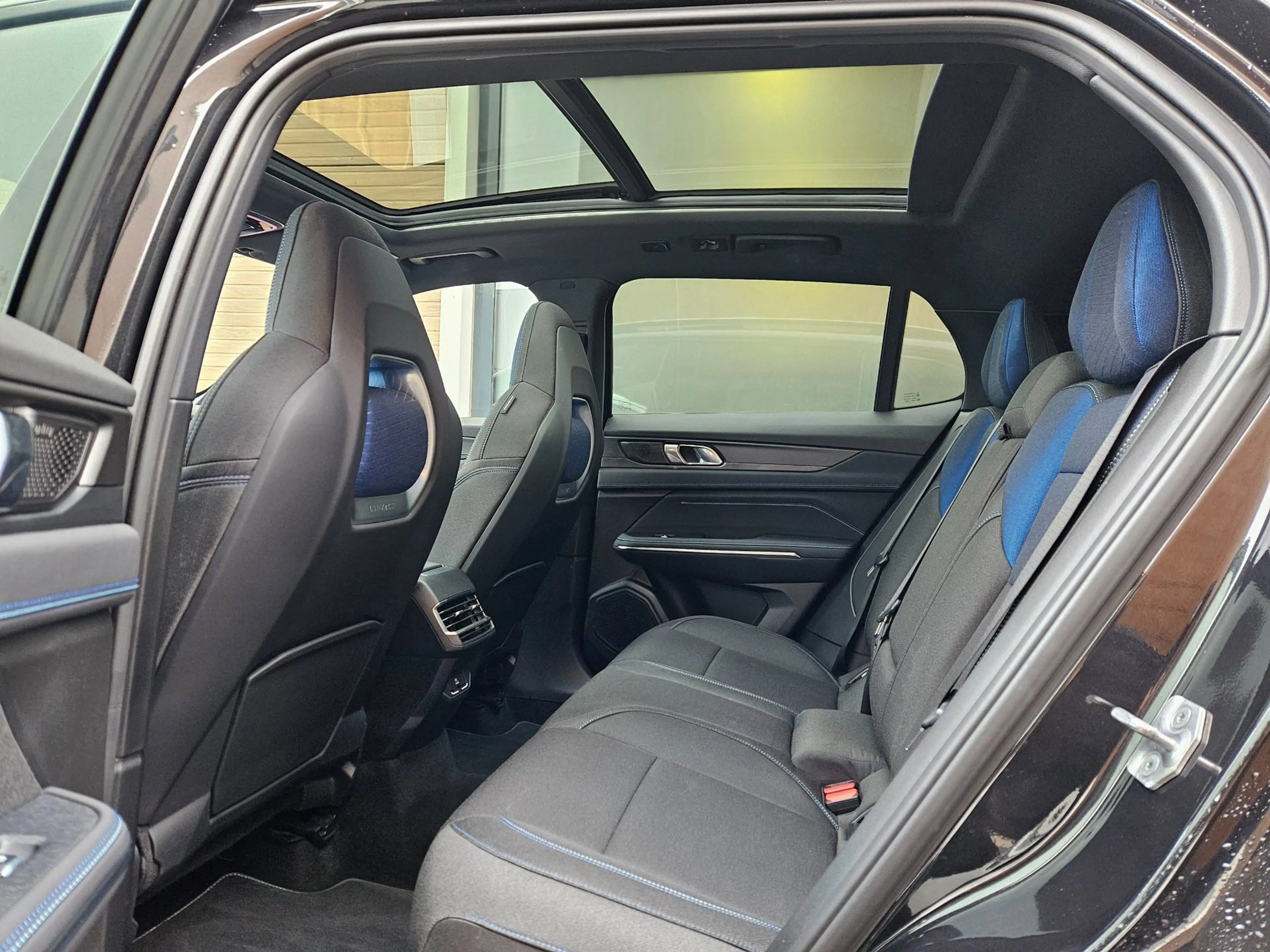 Lynk & Co 01 1.5 Hybride Black-pack Pano ACC Carplay — photo 13