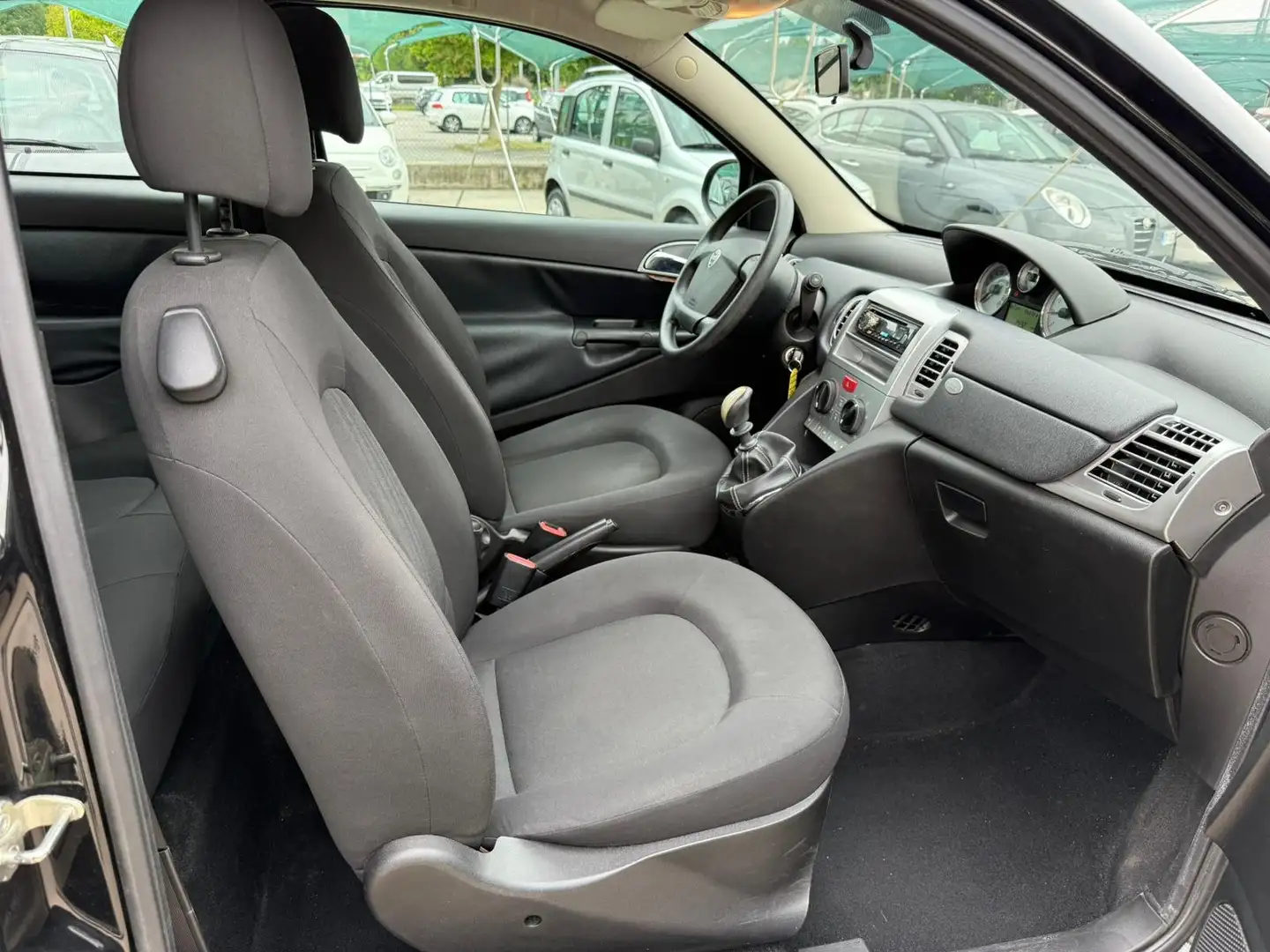 Lancia Ypsilon 1.2 neo-pat Noir - 2