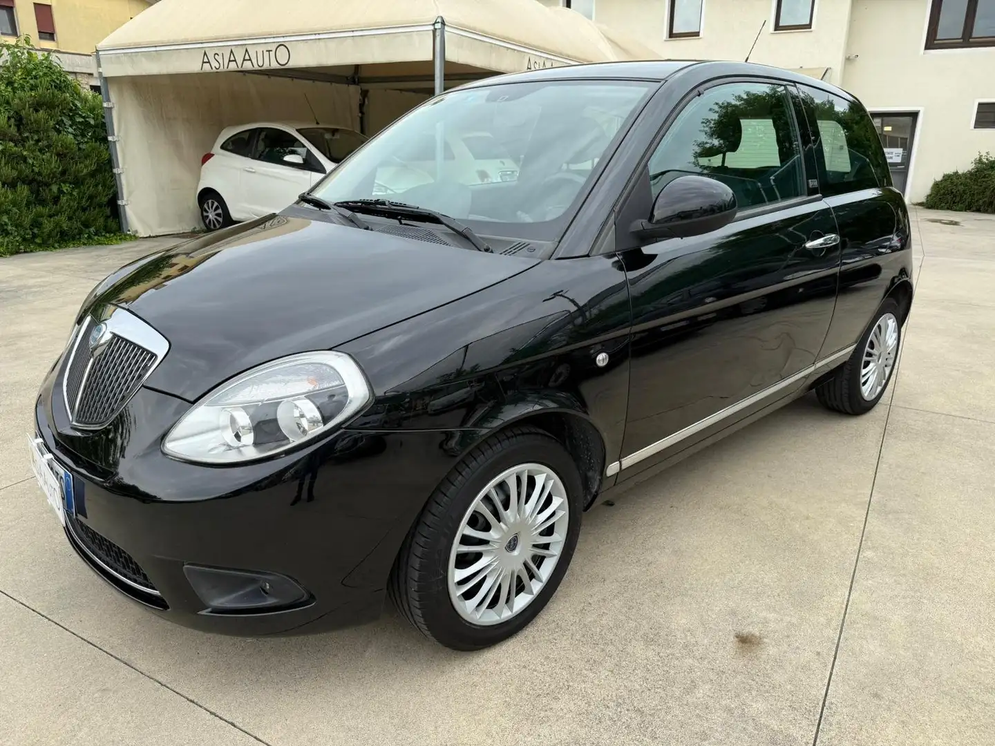 Lancia Ypsilon 1.2 neo-pat Noir - 1